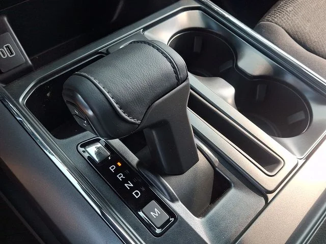 New 2026 Avalanche Ford XLT image 10