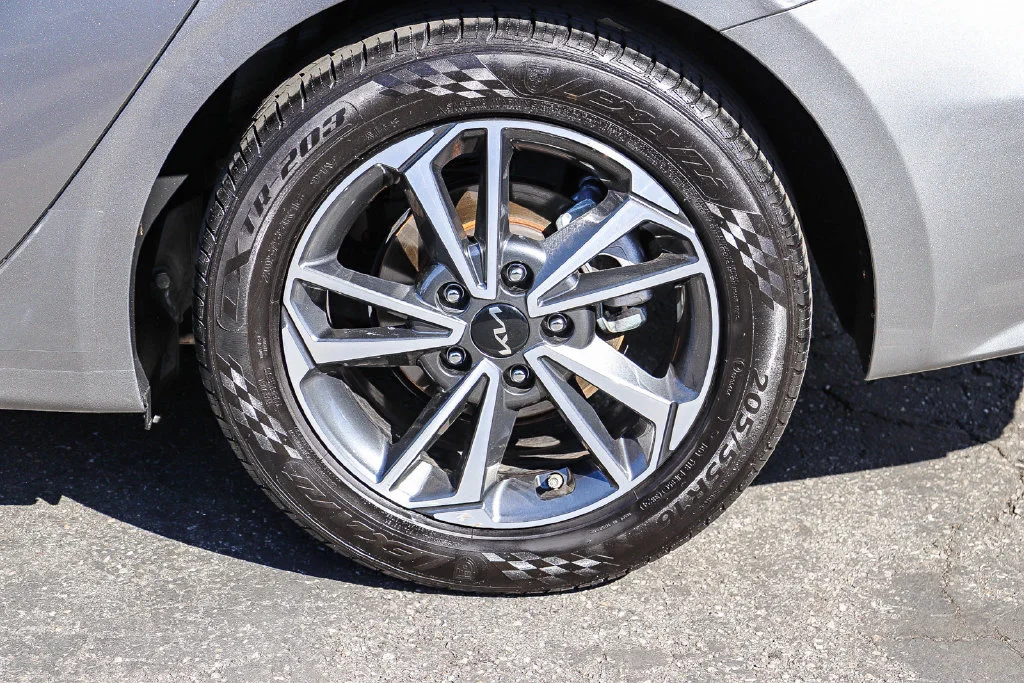 Used 2022 Gray Kia LXS image 14