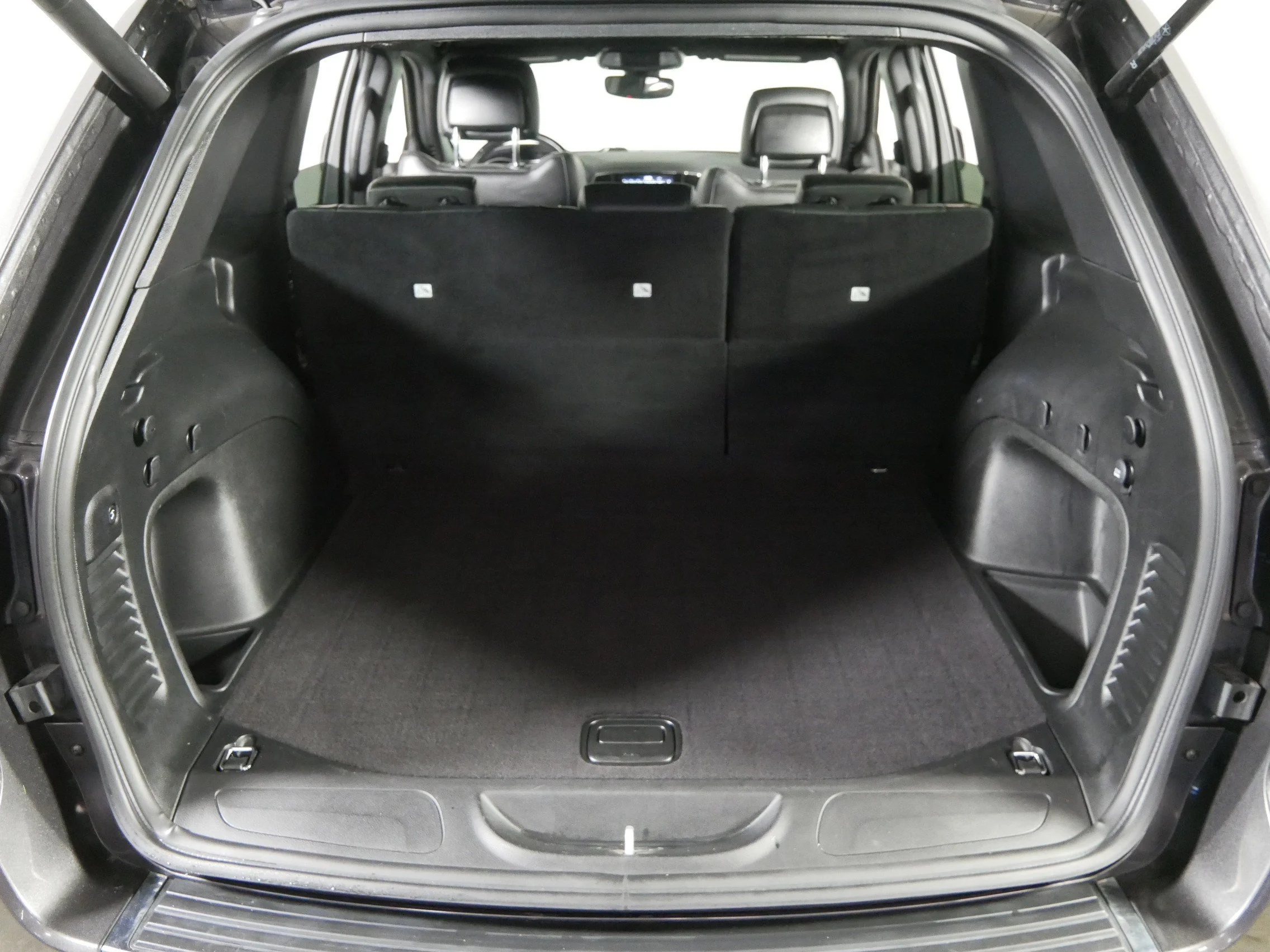 Used 2021 Granite Crystal Metallic Clearcoat Jeep Limited image 18