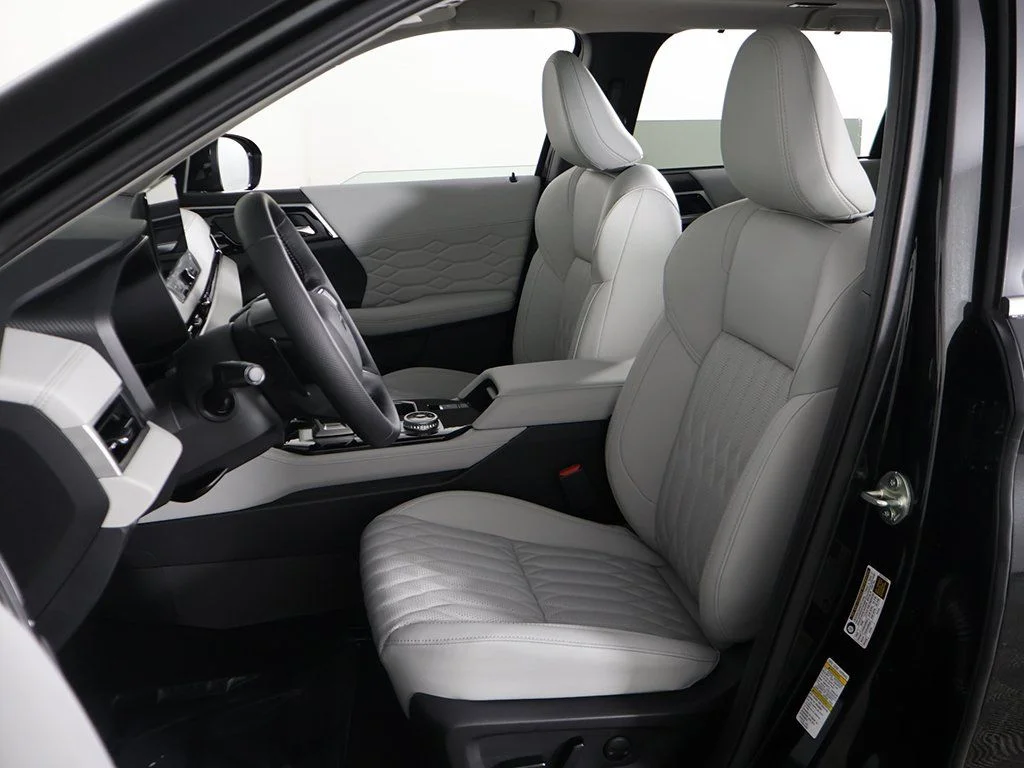 2025 Mitsubishi Outlander SEL - Photo 32