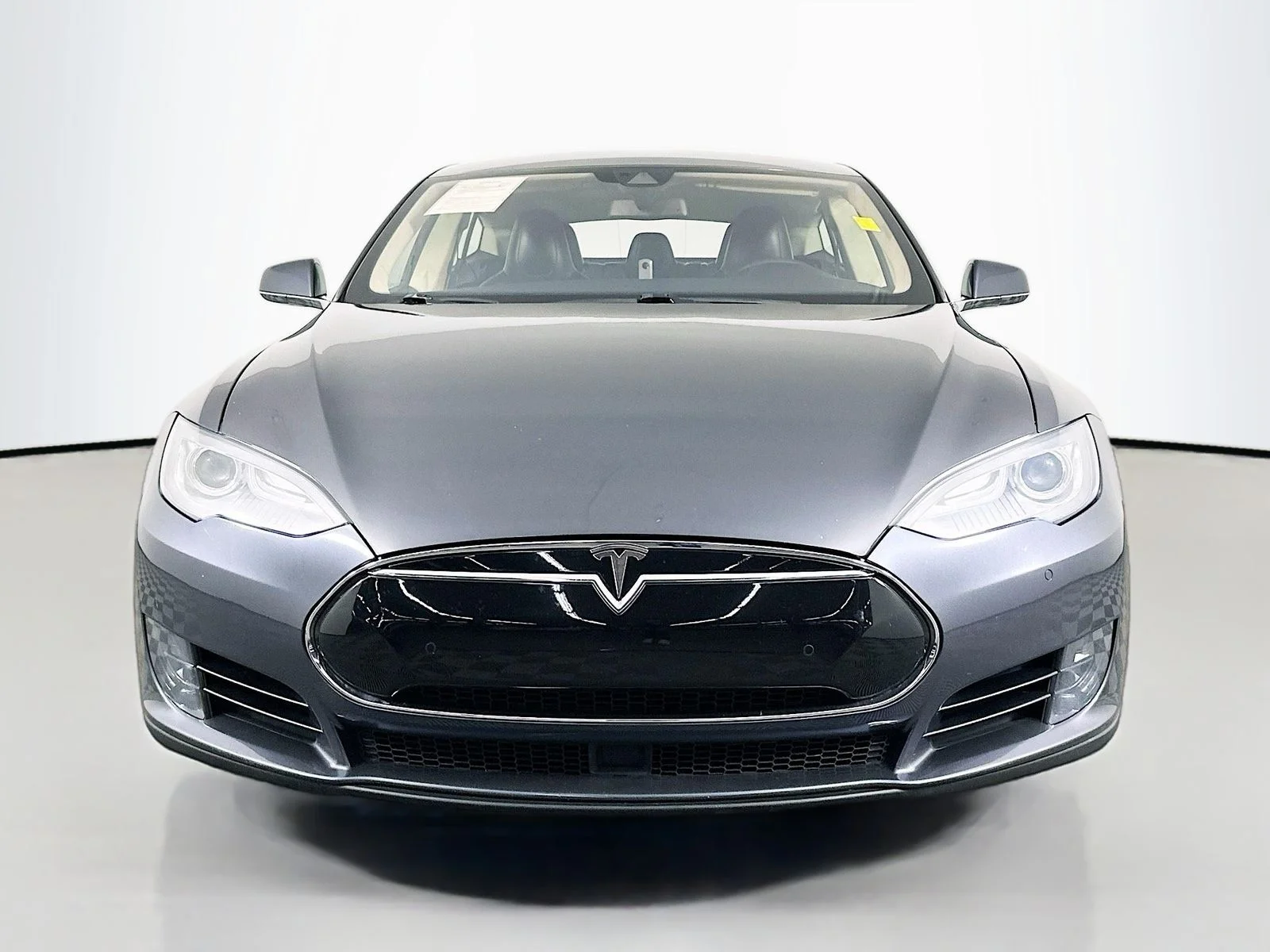 Used 2016 Black Tesla 75D image 2