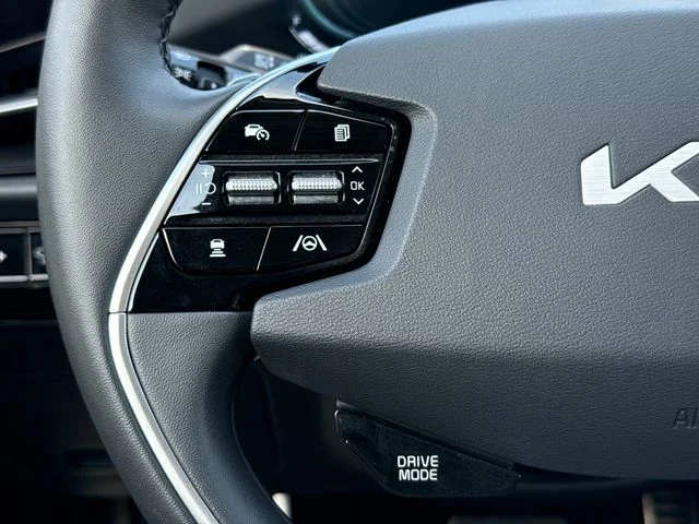 Used 2024 Mineral Blue Kia SX image 29