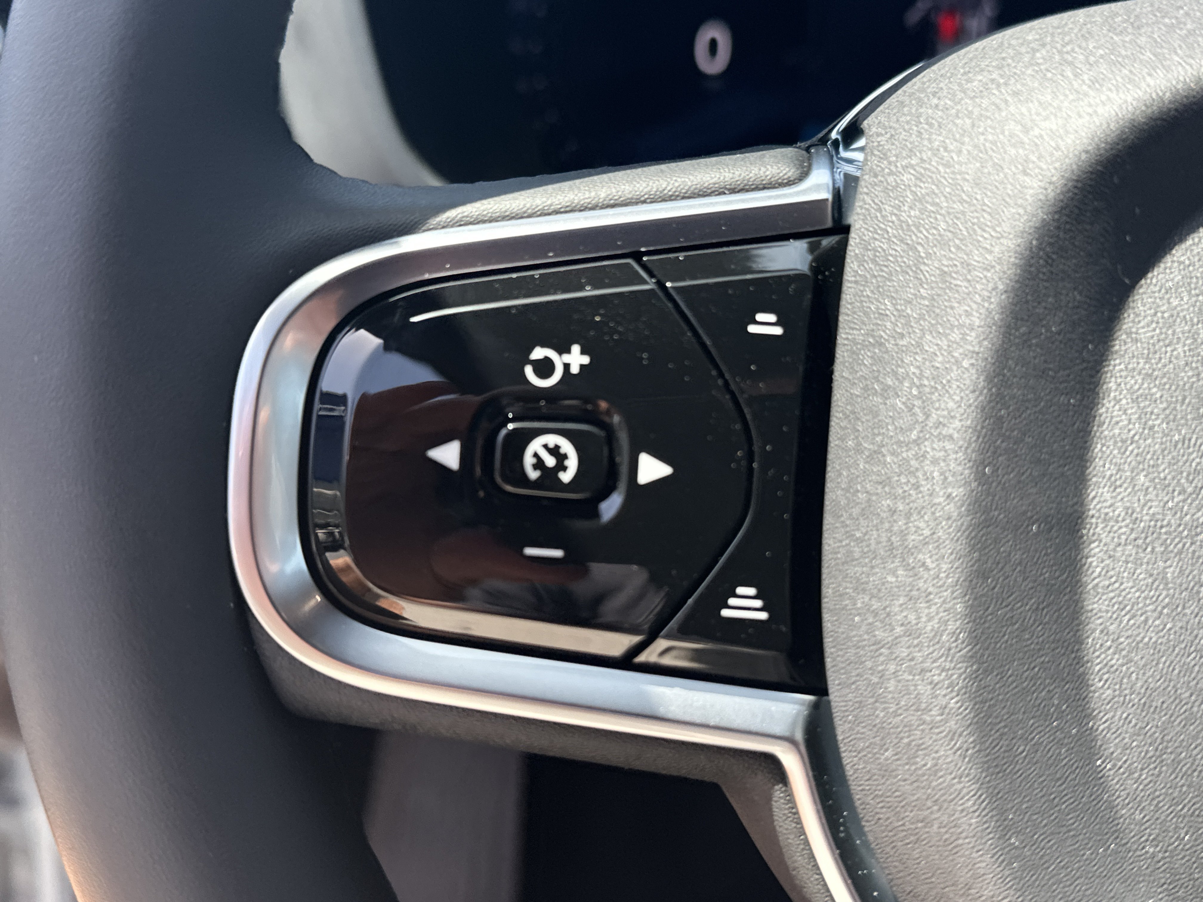 New 2026 Vapour Grey Volvo Plus image 23
