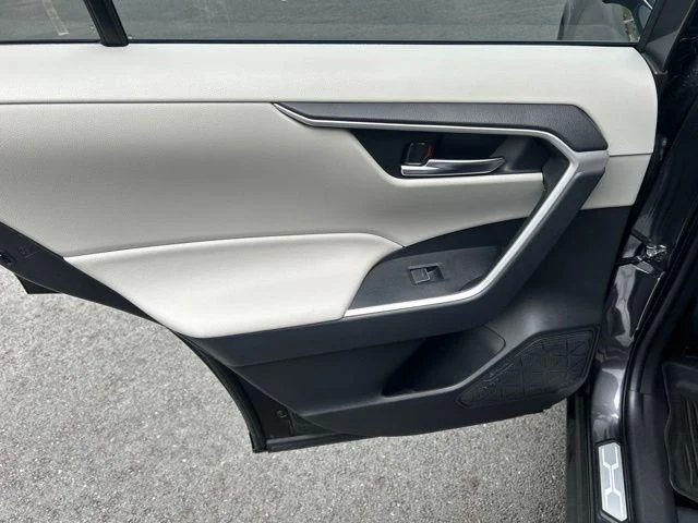 Certified Used 2025 MAGNETIC GRAY MET. Toyota  image 29