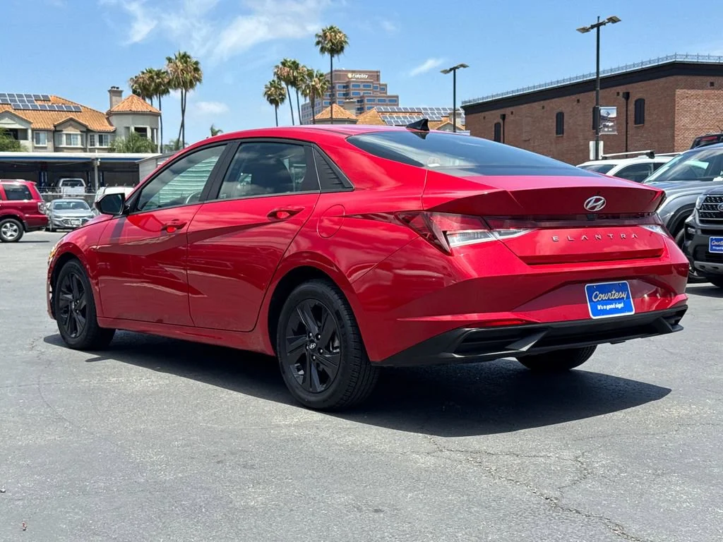 Used 2023 Red Hyundai SEL image 10