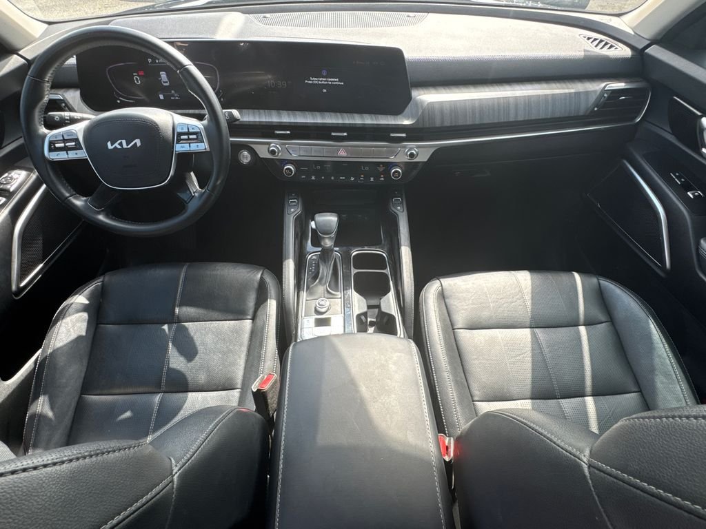 Used 2024 Black Kia EX image 23