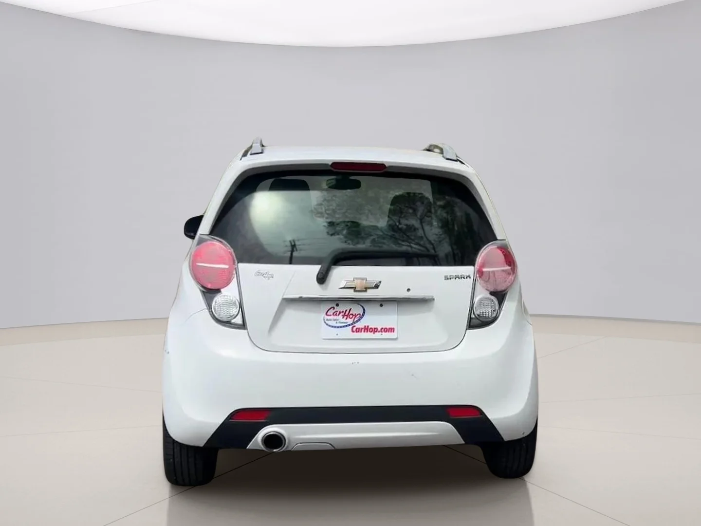 Used 2014 White Chevrolet  image 4