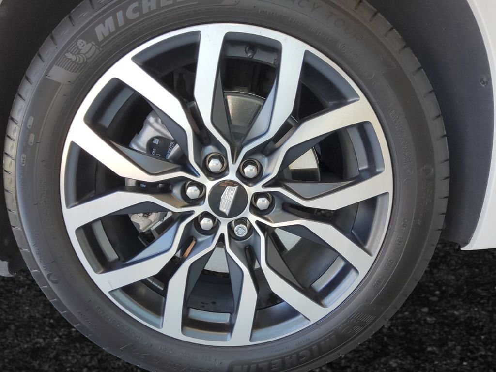 Used 2021 White Cadillac Sport image 27