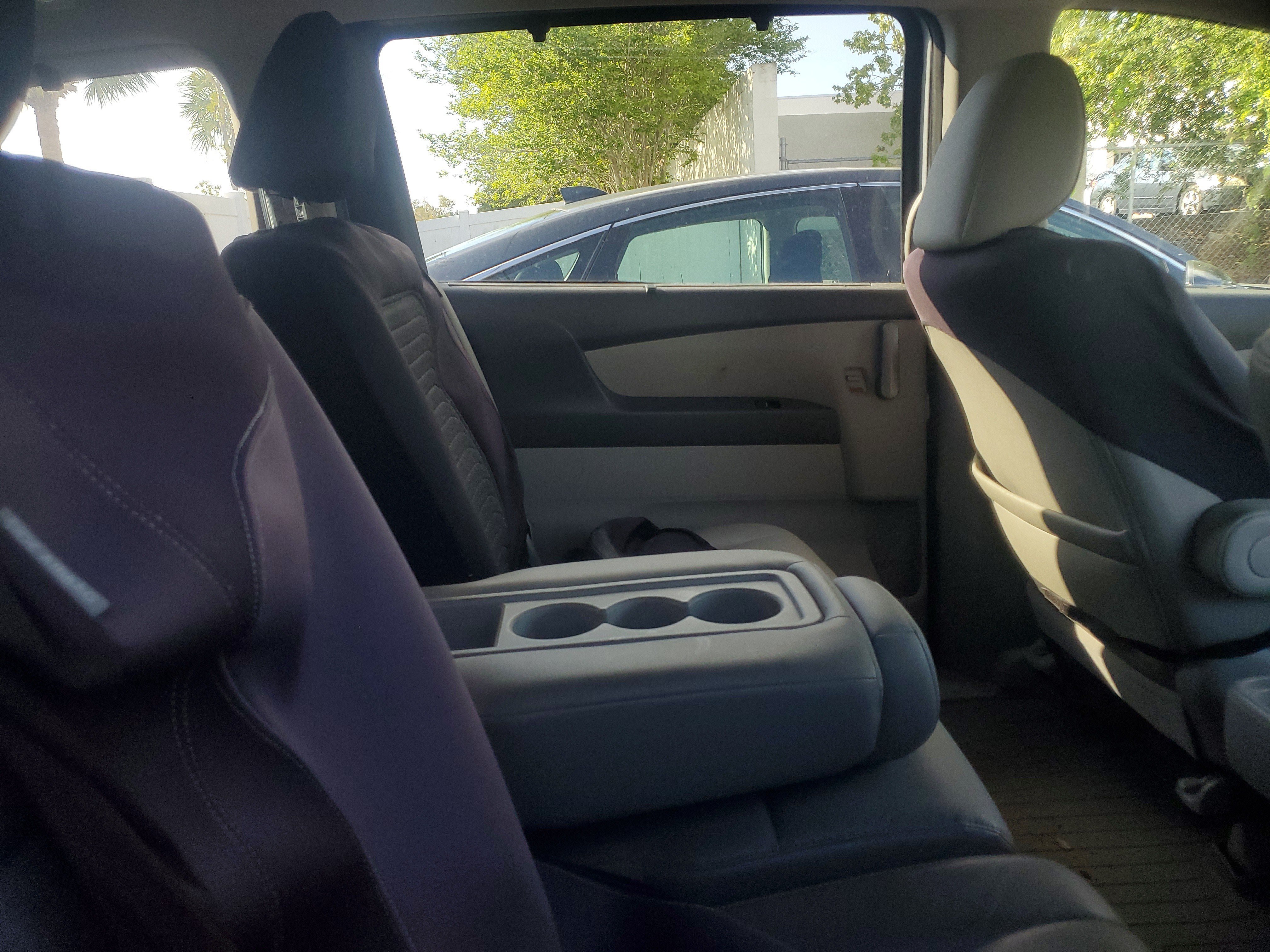 Used 2011 Silver Honda EX-L image 10