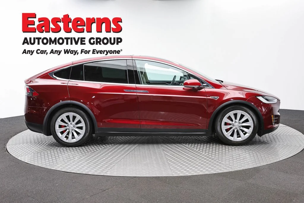 Used 2016 Red Tesla P90D image 4