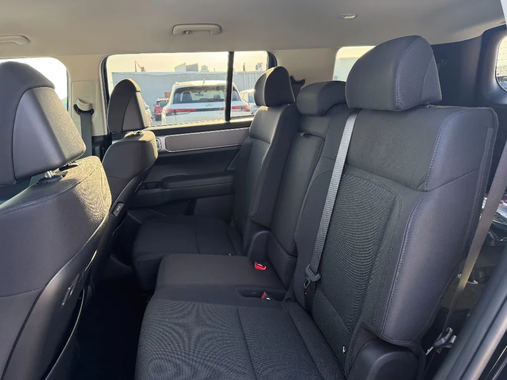 New 2027 Phantom Black Hyundai SE image 22