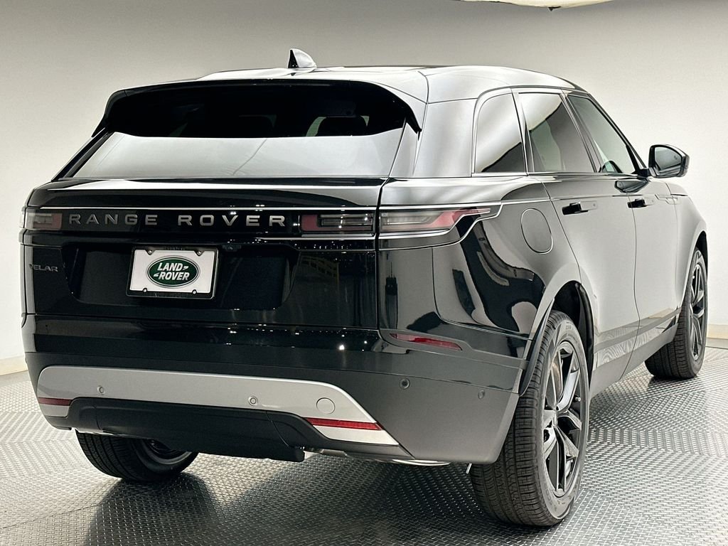 New 2026 Santorini Black Metallic Land Rover S image 3