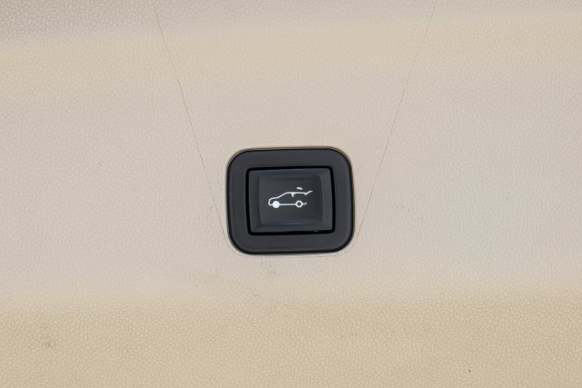 Used 2022 Black Cadillac Premium image 76