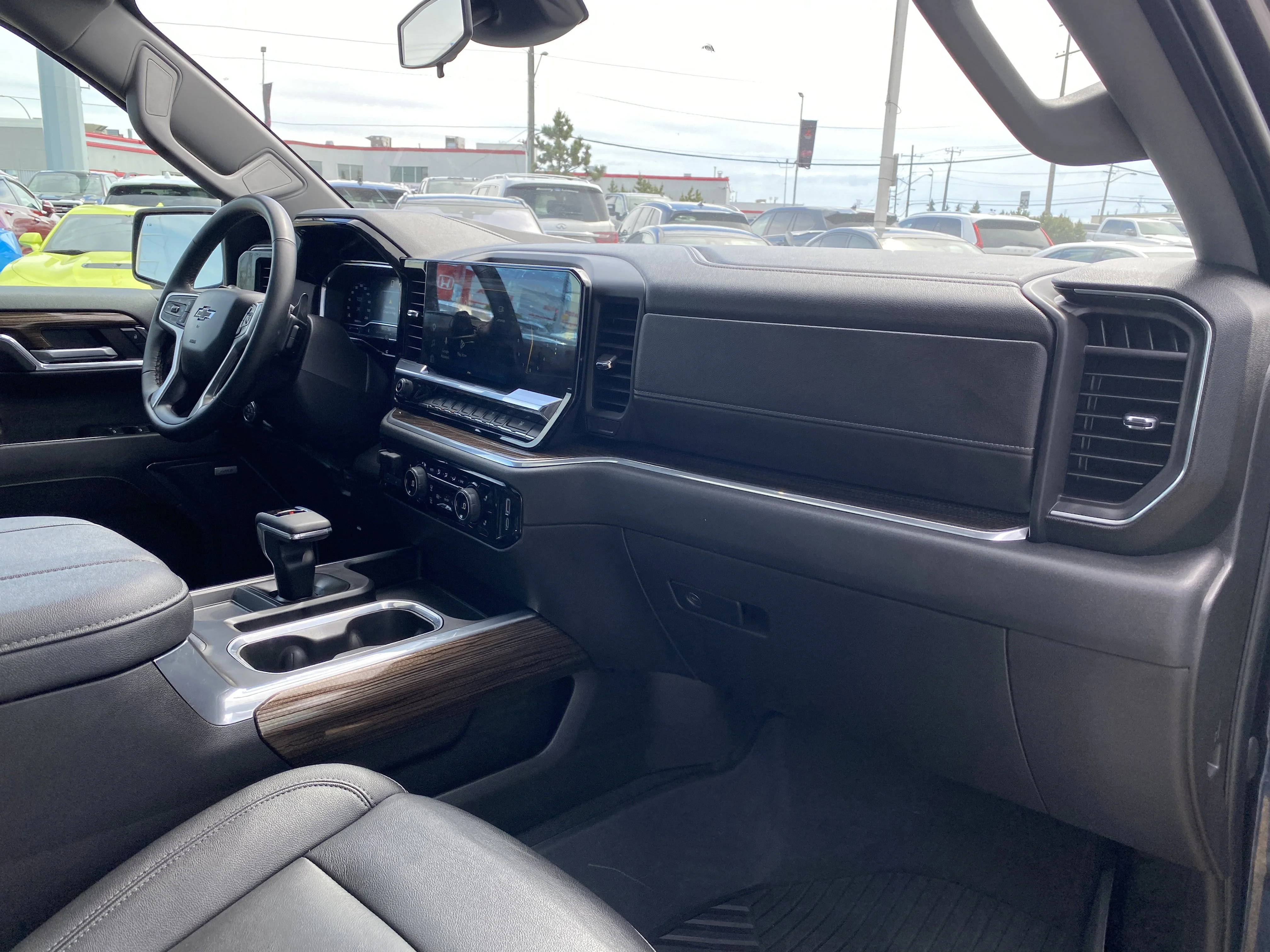 Certified Used 2023 Gray Chevrolet 4WD Crew Cab 147 RST * 6.2L* 22 INCH WHEELS* SUNROOF* image 20
