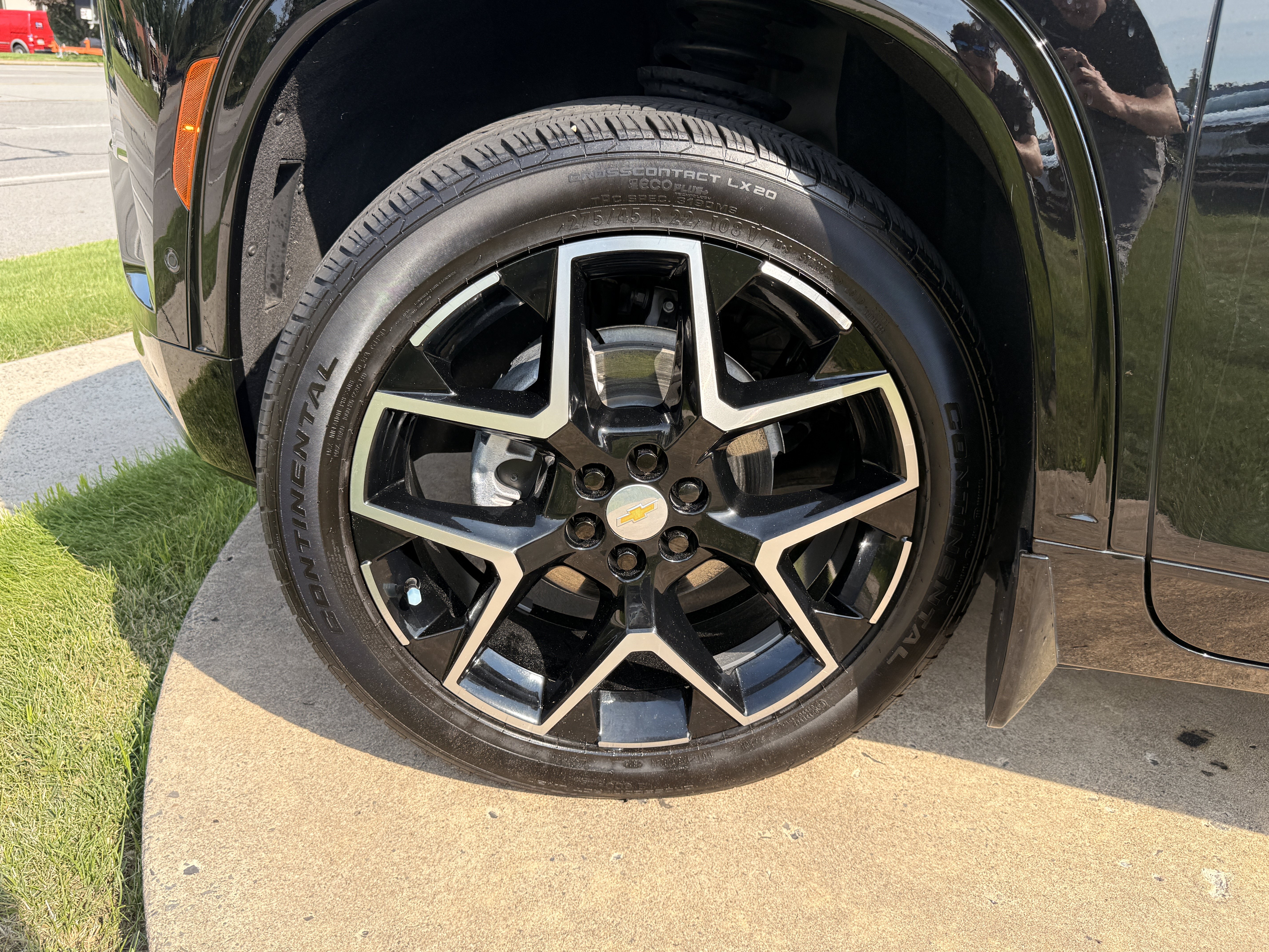 Used 2025 Mosaic Black Metallic Chevrolet AWD High Country image 19