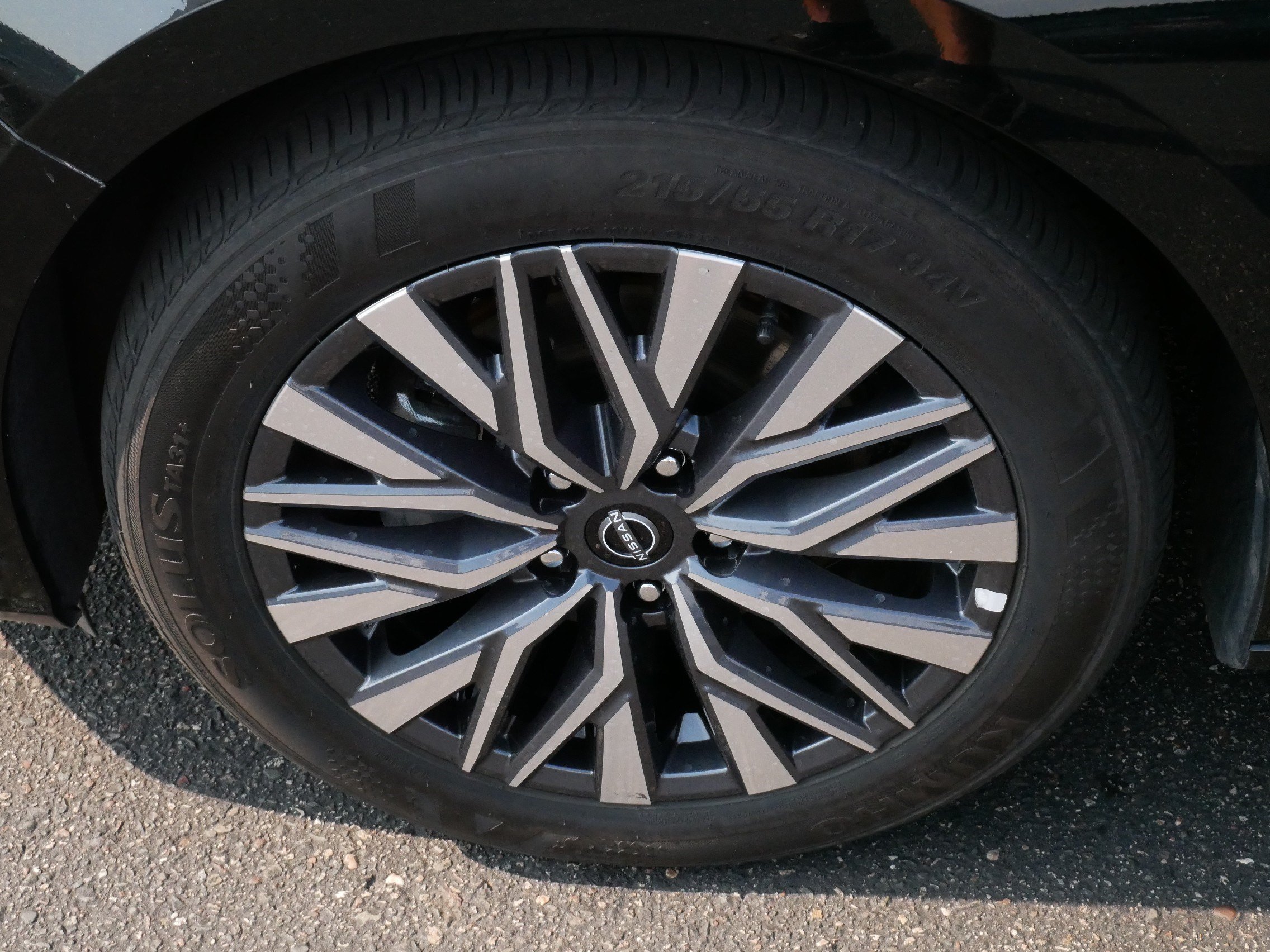 2025 Nissan Altima SV - Photo 15