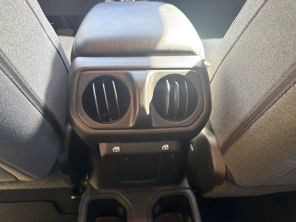 Used 2024 Green Jeep Sport S image 18