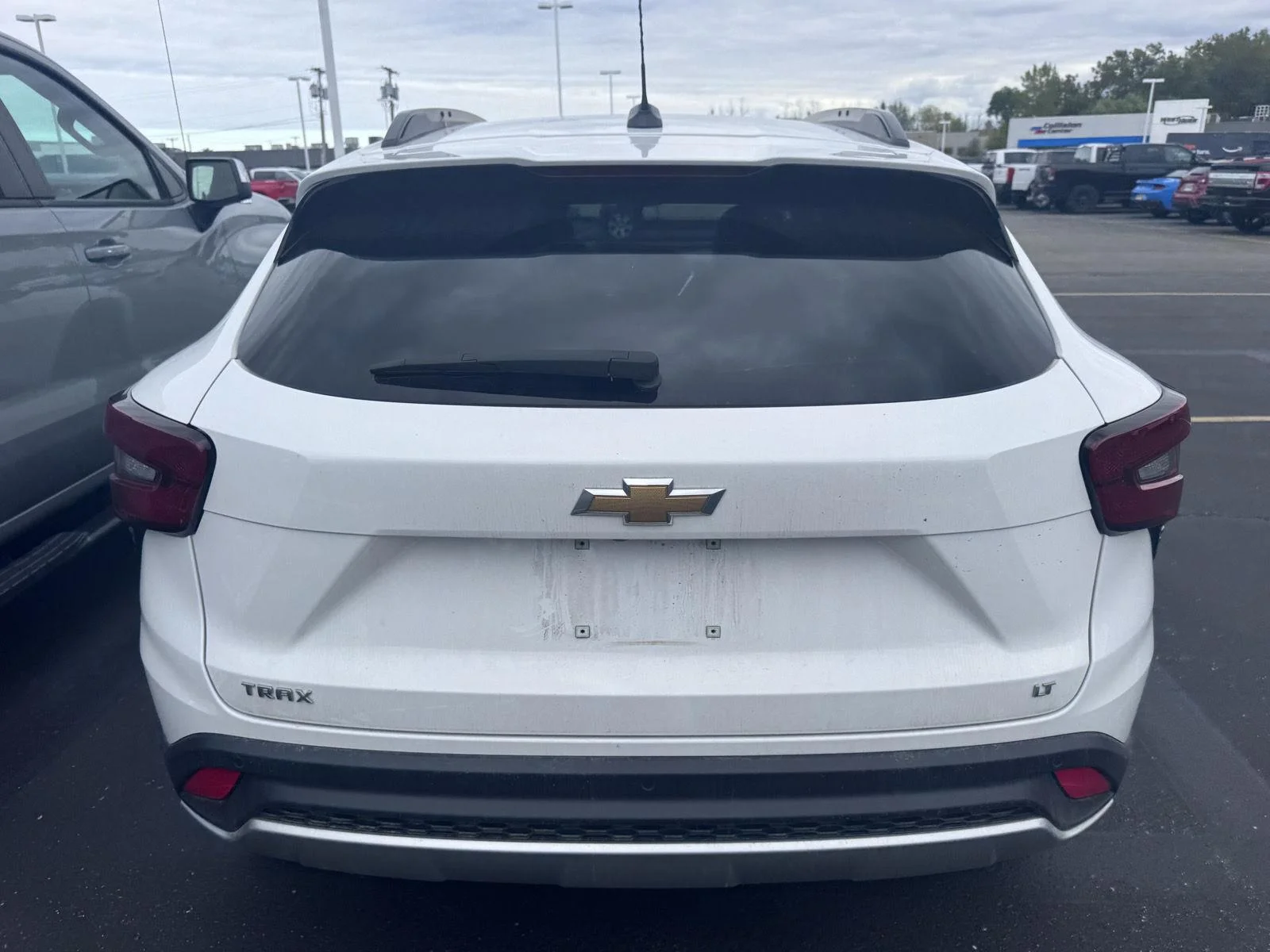 Used 2025 Summit White Chevrolet LT image 5