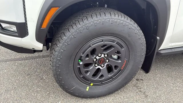 2026 Nissan Frontier PRO-4X - Photo 9