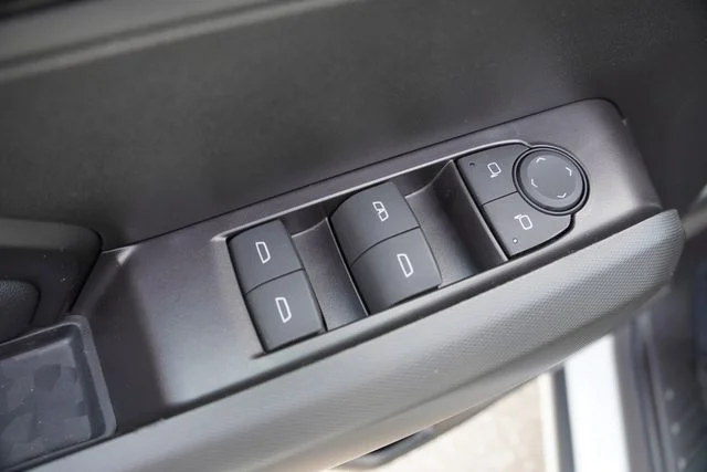 2024 Chevrolet Colorado LT - Photo 19