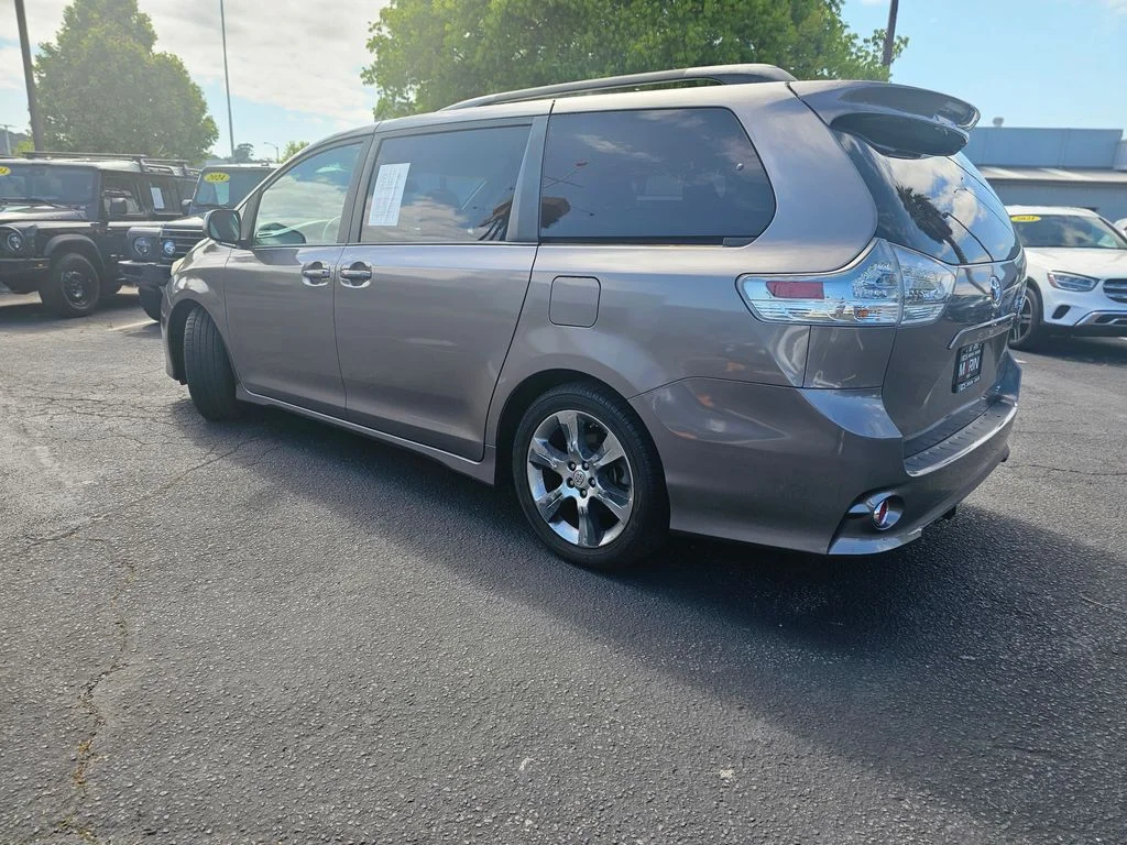 Used 2012 Toyota Sienna SE with VIN 5TDXK3DC4CS206261 for sale in San Rafael, CA