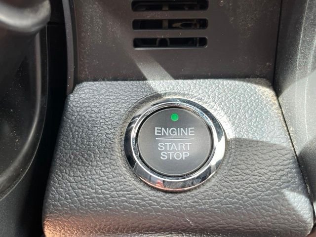 Used 2022 White Ford Platinum image 40