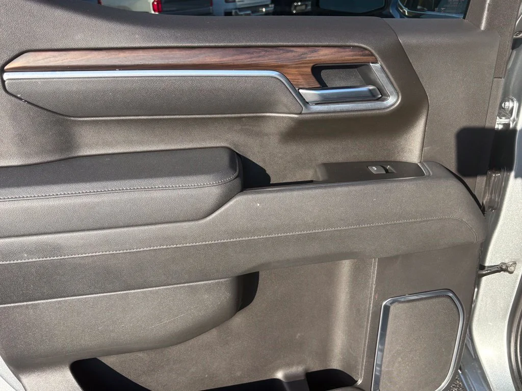 Used 2025 Sterling Metallic GMC SLT image 21