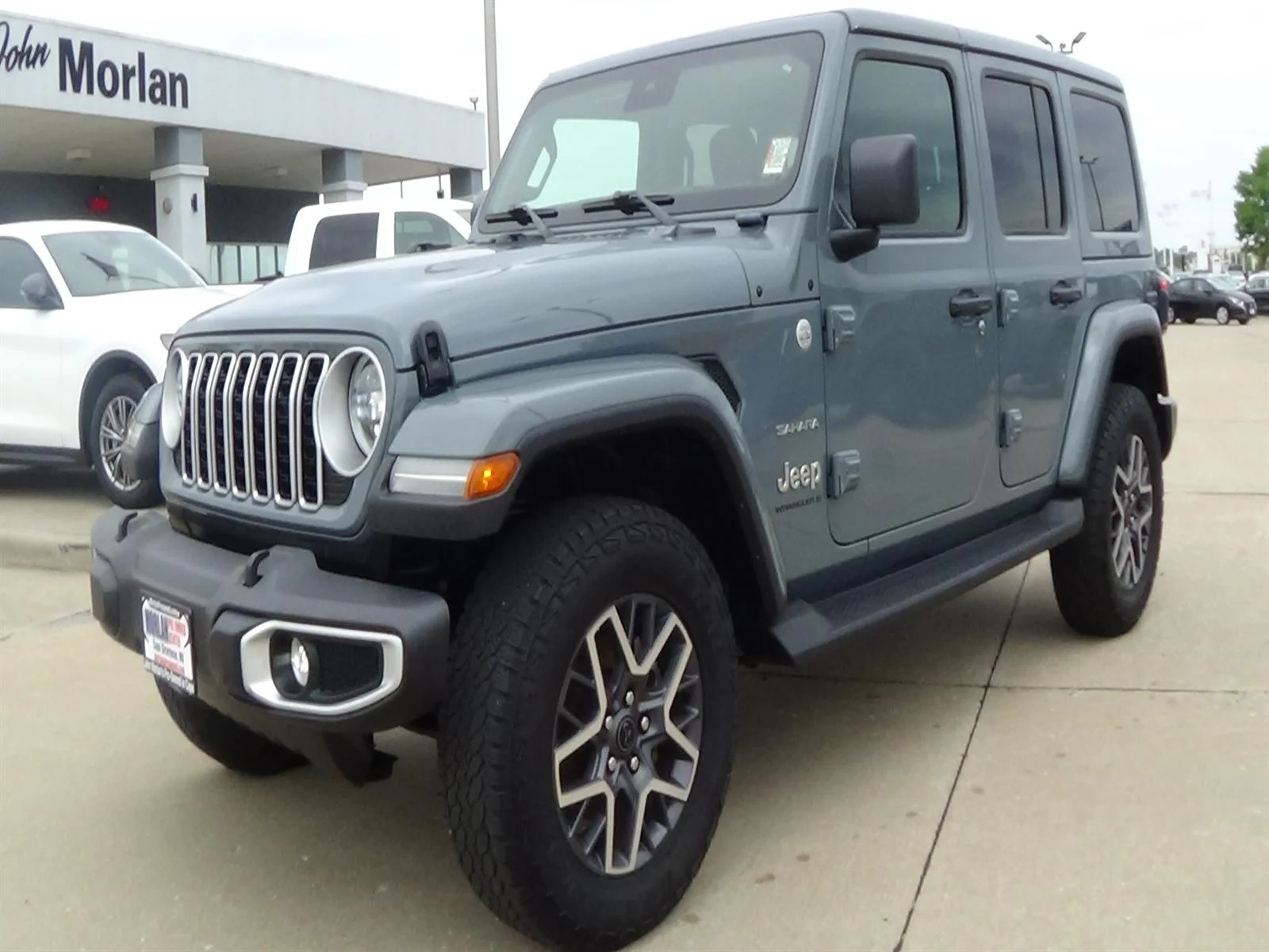 Certified Used 2024 Anvil Clear Coat (pds) Jeep Sahara image 2