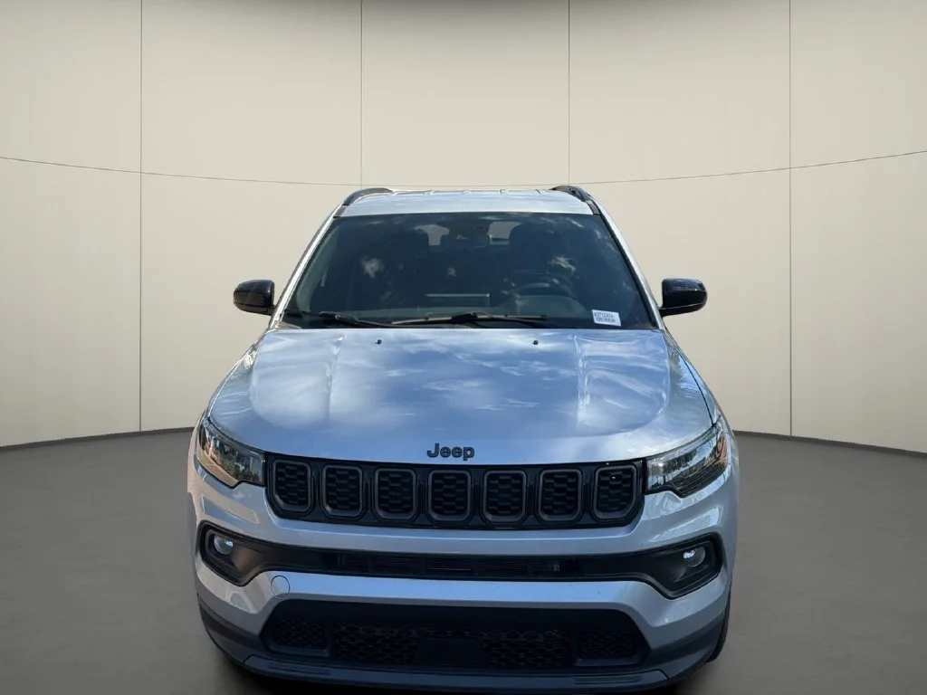 Used 2025 Silver Jeep Latitude image 2