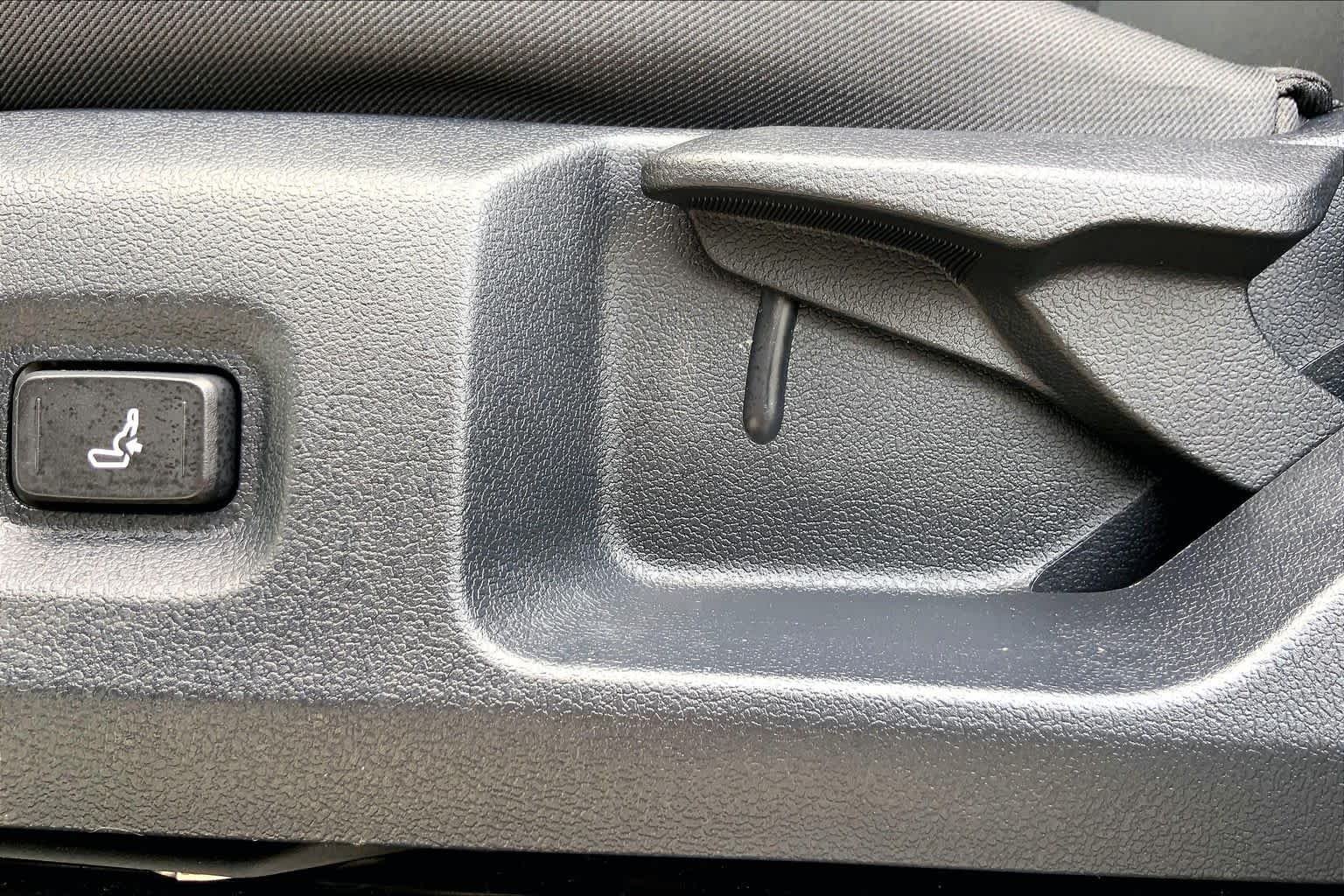 Used 2025 Ice Cap Toyota SR5 image 34