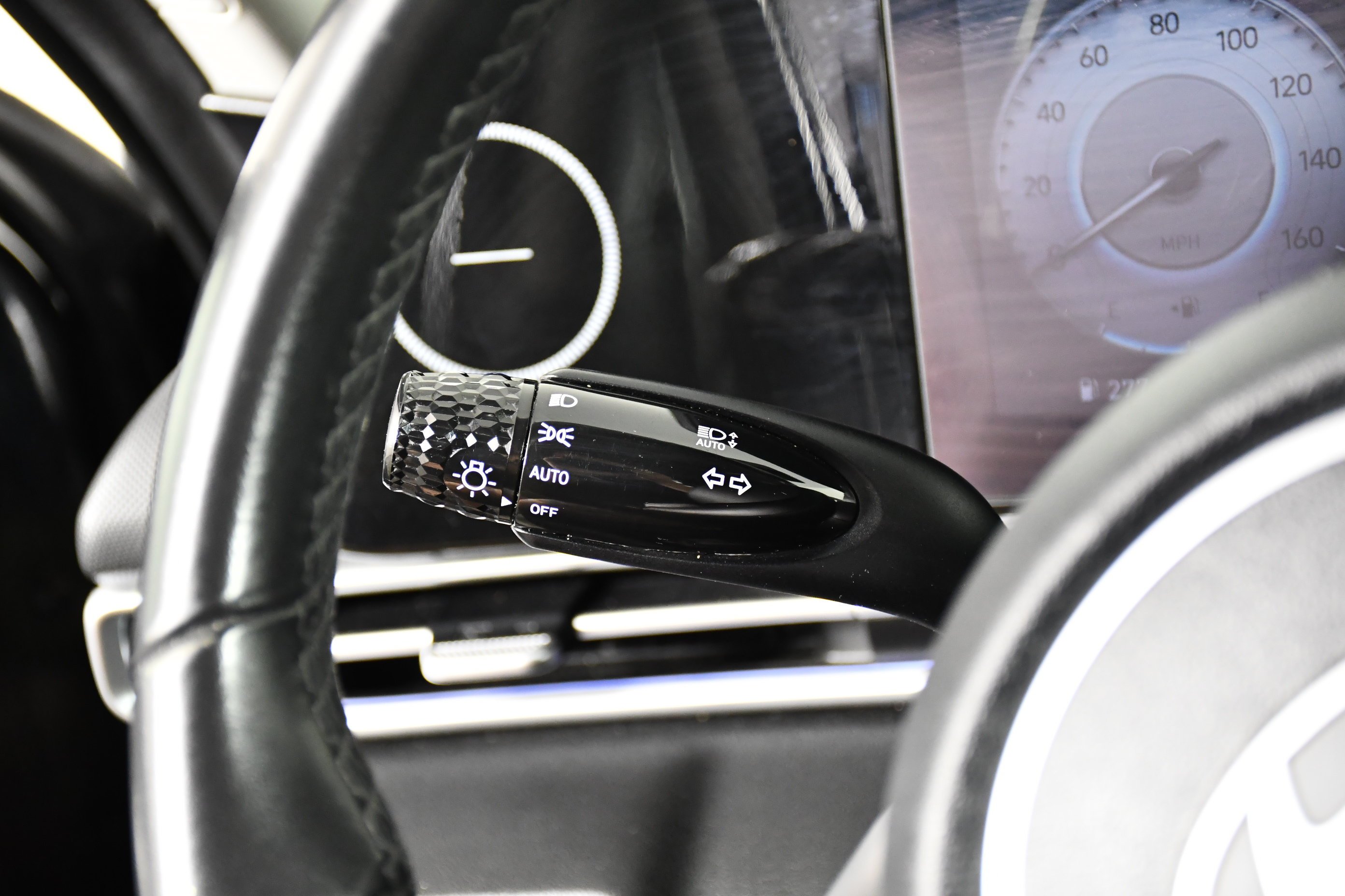 Used 2025 Abyss Black Hyundai Limited image 15