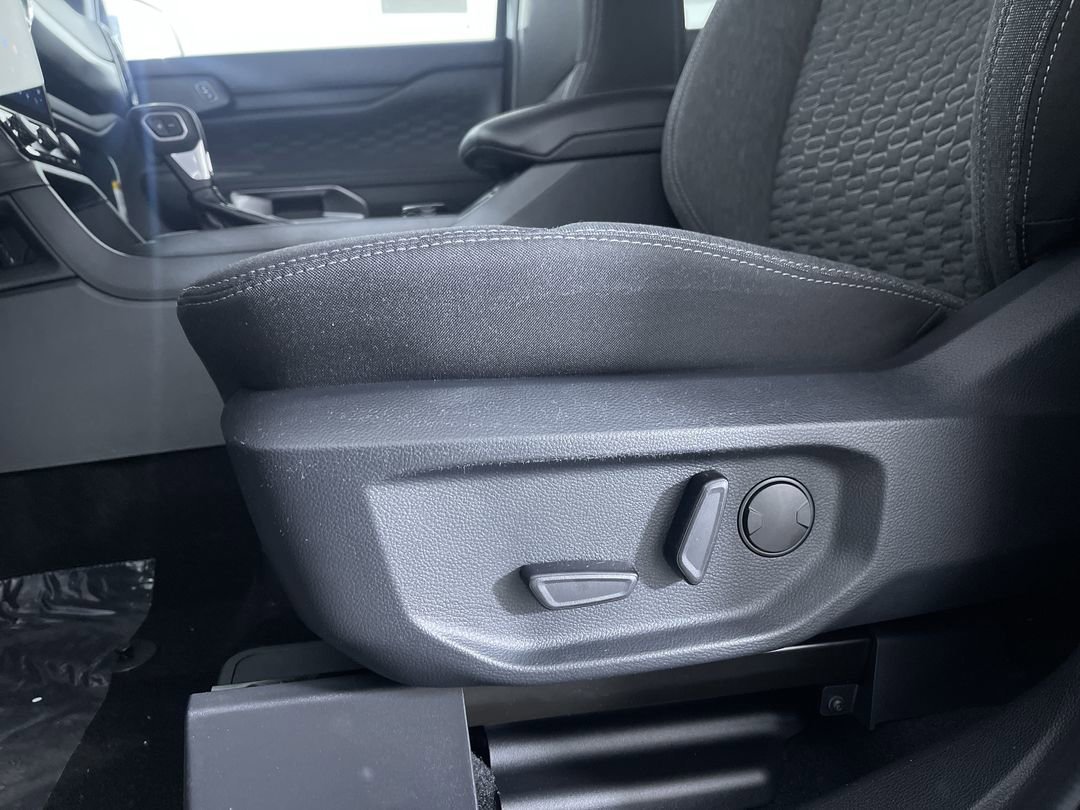 New 2025 Carbonized Gray Metallic Ford XLT image 13