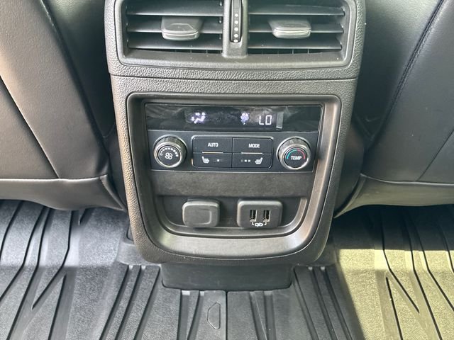 Used 2019 Black Buick Essence image 15