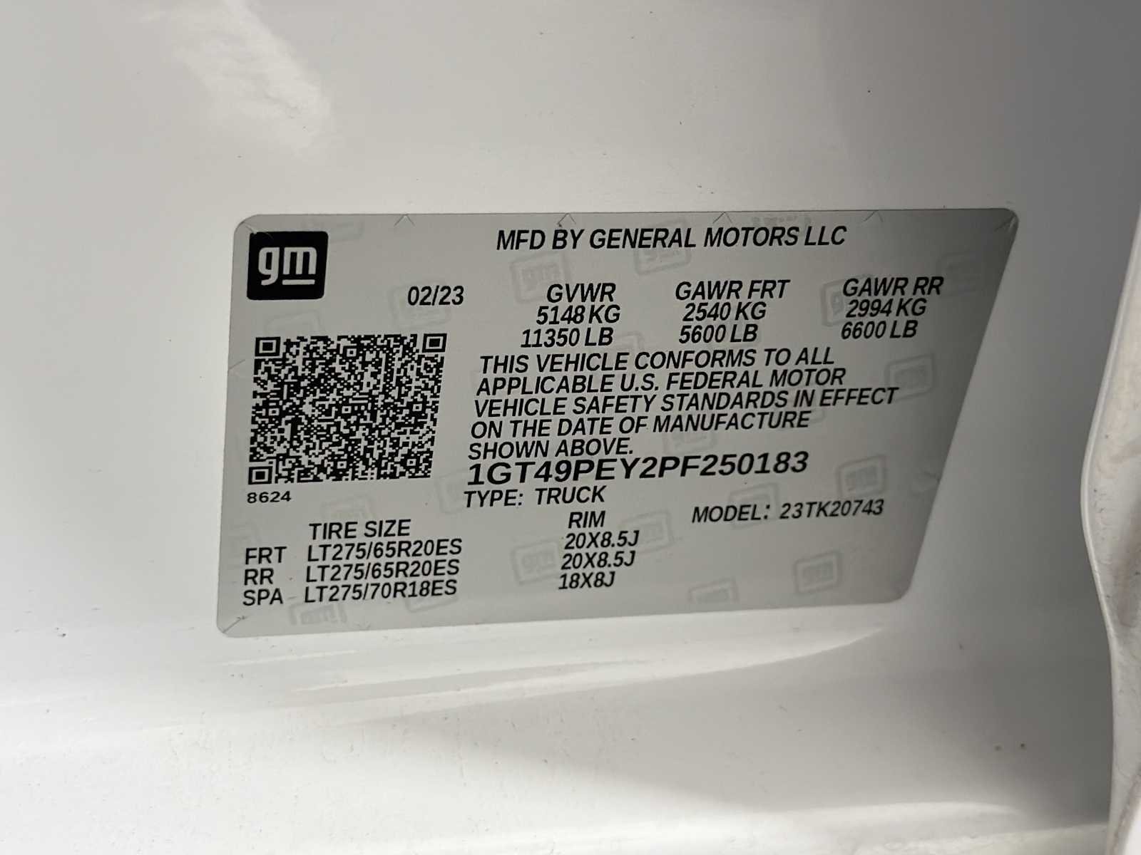 Used 2023 Summit White GMC AT4 image 34