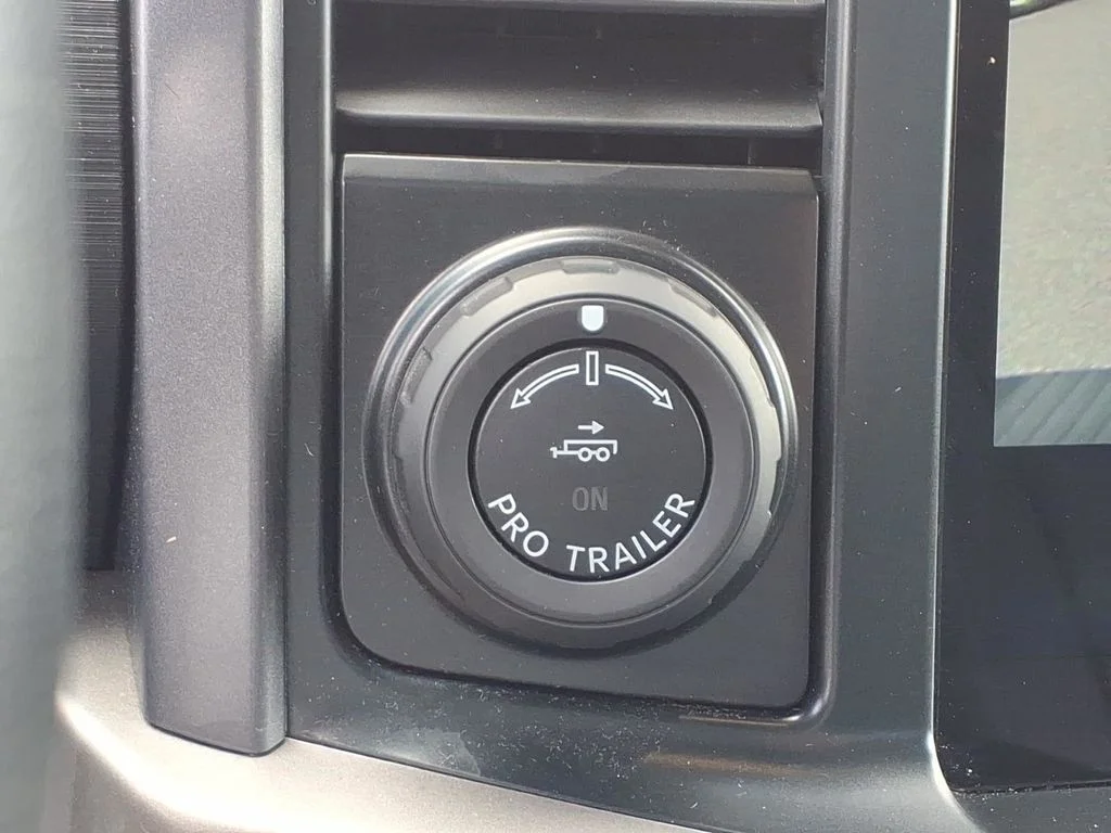 Used 2024 Gray Ford XLT image 15