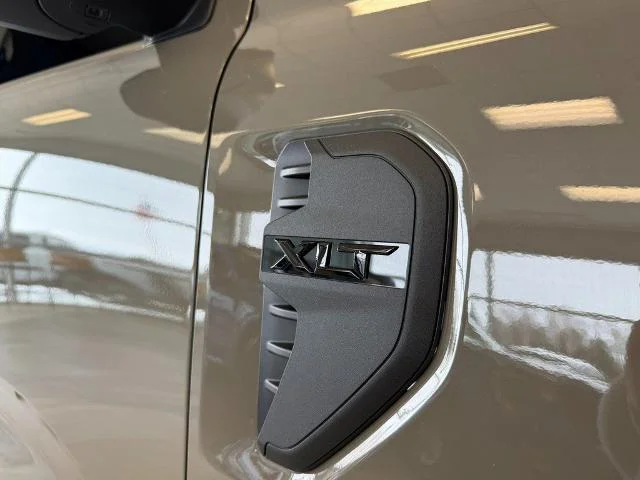 New 2025 Marsh Gray Ford XLT image 35