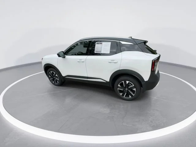 Used 2025 White Nissan SR image 5
