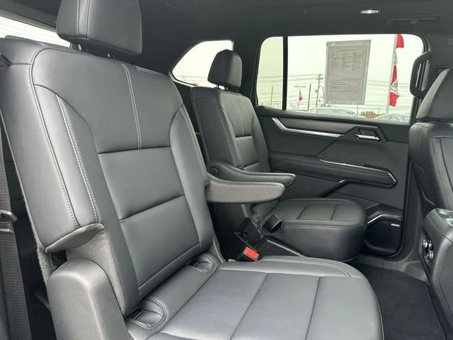 Used 2024 Silver GMC Elevation image 28