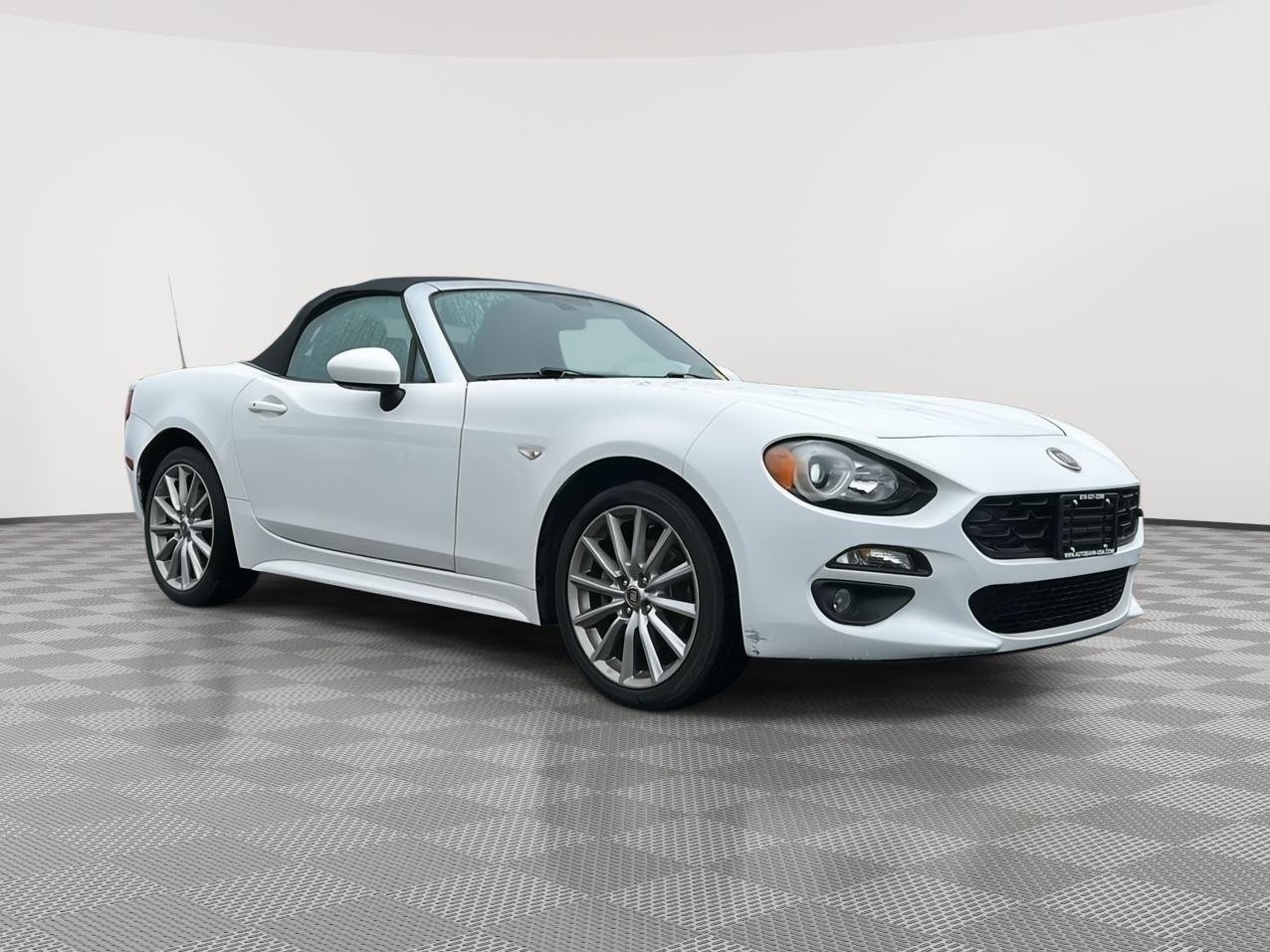 2017 FIAT 124 Spider 1.4 Lusso's photo