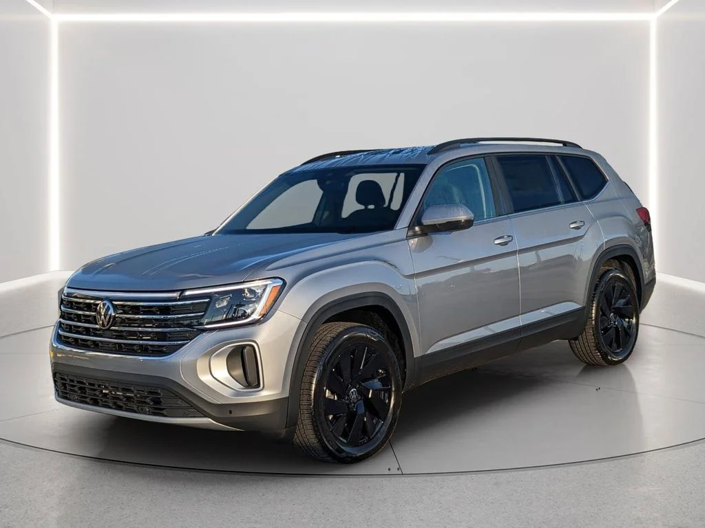 New 2026 Silver Volkswagen 2.0T SE w/Technology image 2