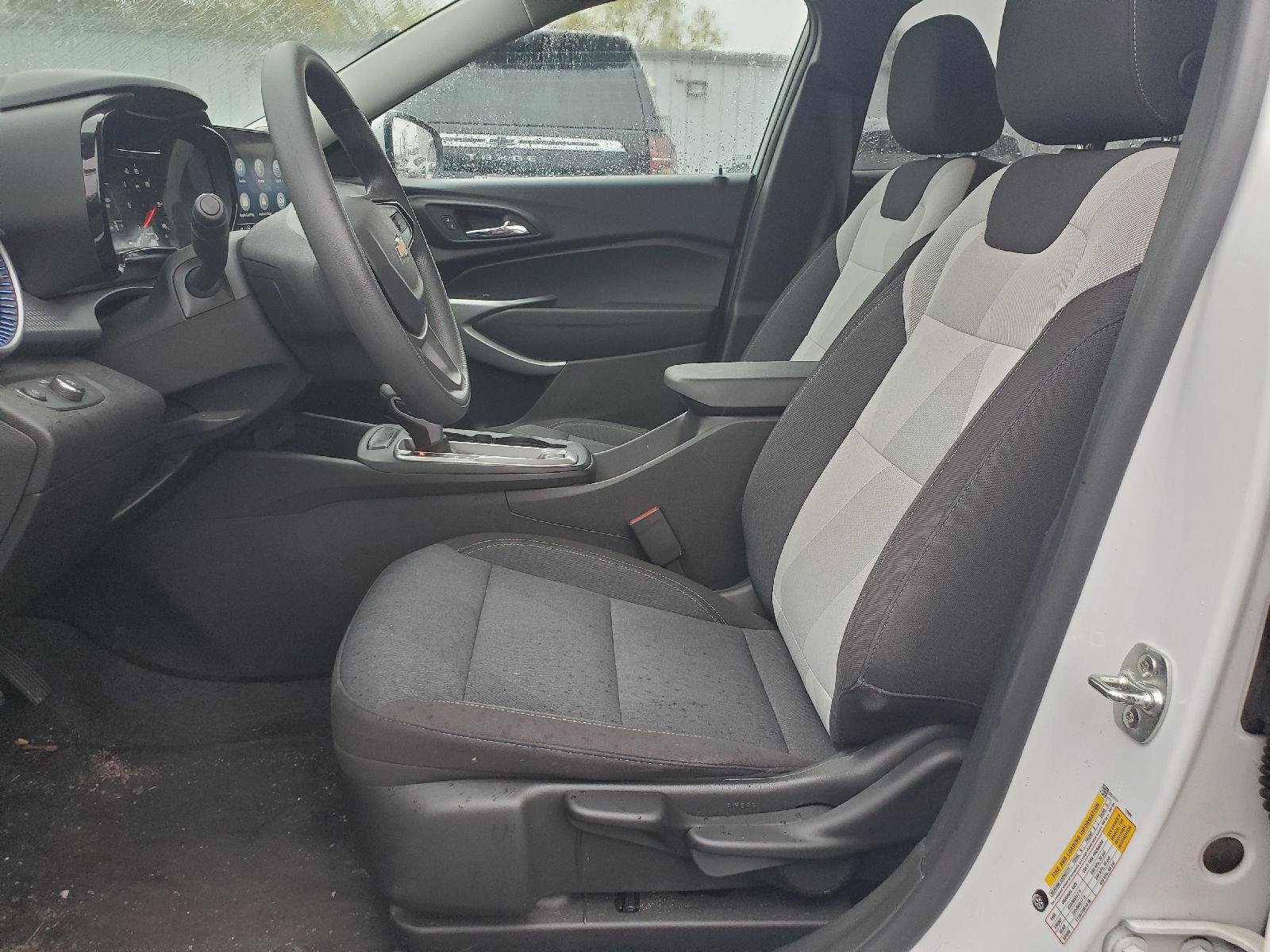 Used 2024 Summit White Chevrolet LS image 7