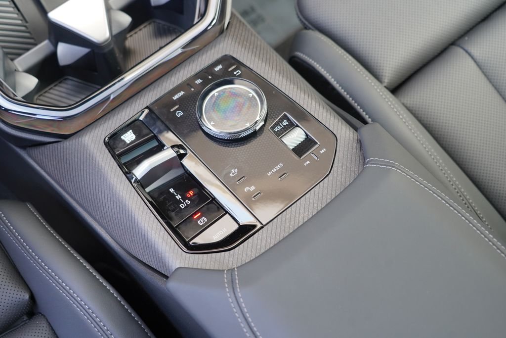 New 2026 Dark Graphite Metallic BMW 30 xDrive image 24