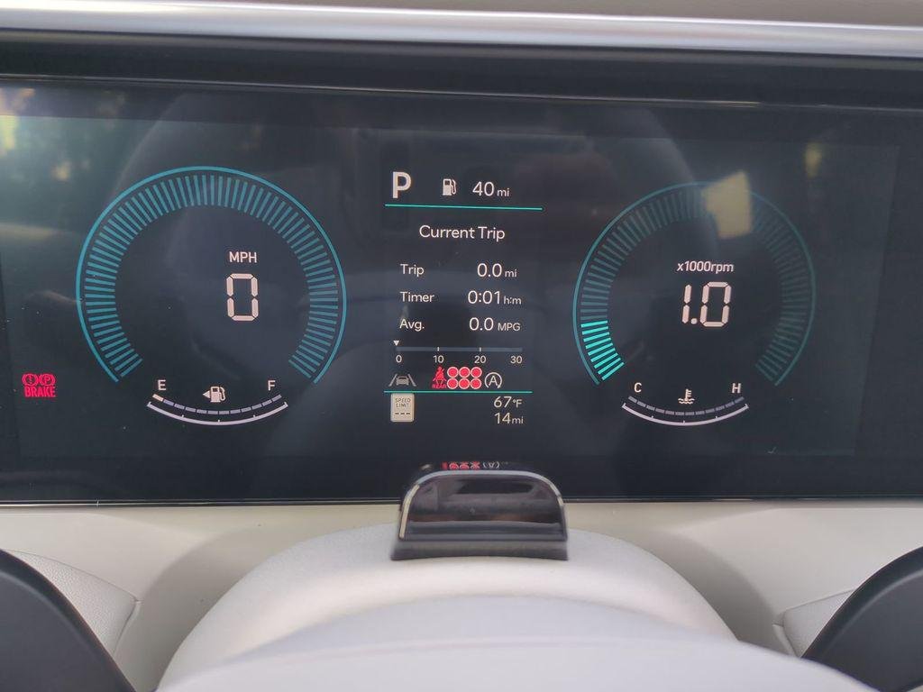 New 2026 White Hyundai SE FWD image 33