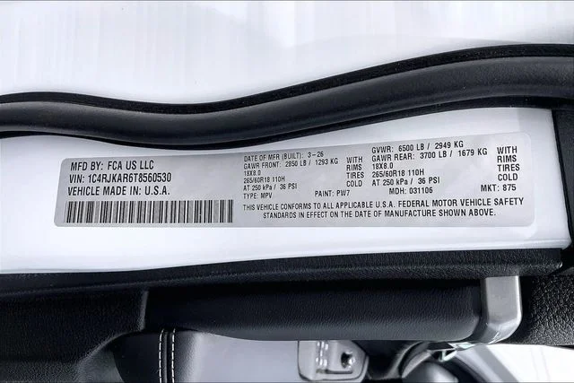 New 2026 Bright White Clear-Coat Exterior Paint Jeep Laredo image 13