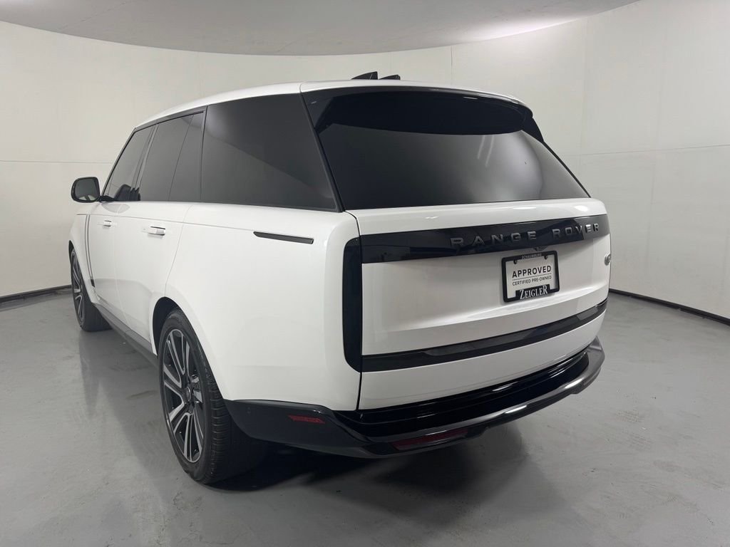 Certified Used 2023 Ostuni White Pearl Land Rover SE image 9