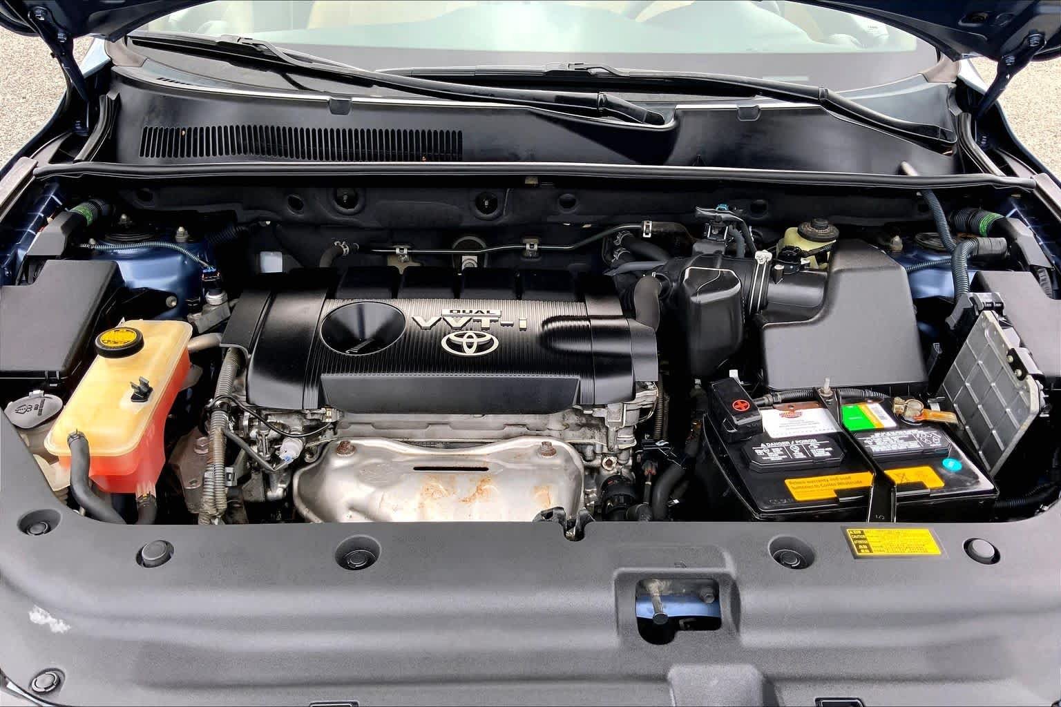 Used 2010 Pacific Blue Metallic Toyota  image 29