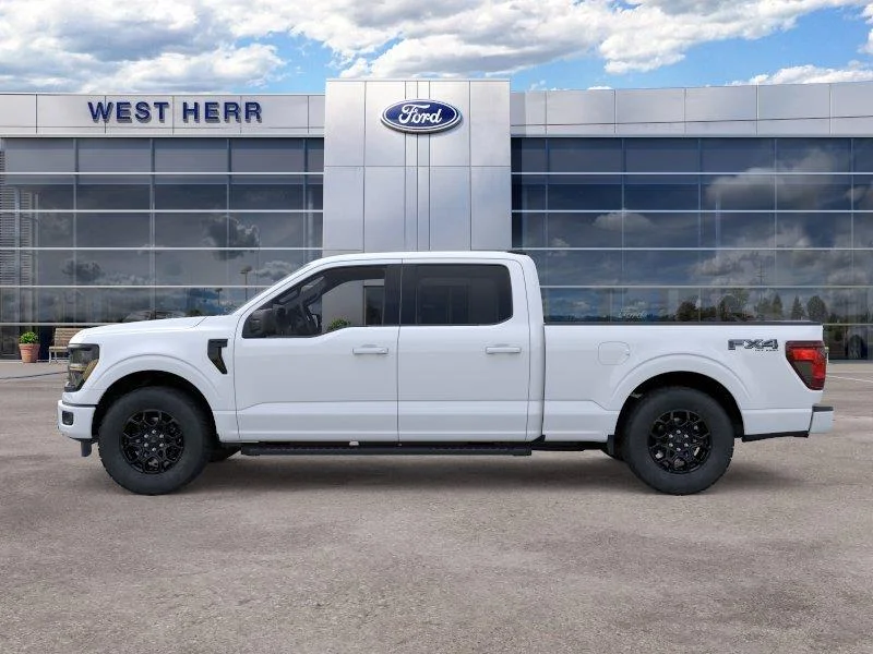 New 2026 Oxford White FORD XLT image 4