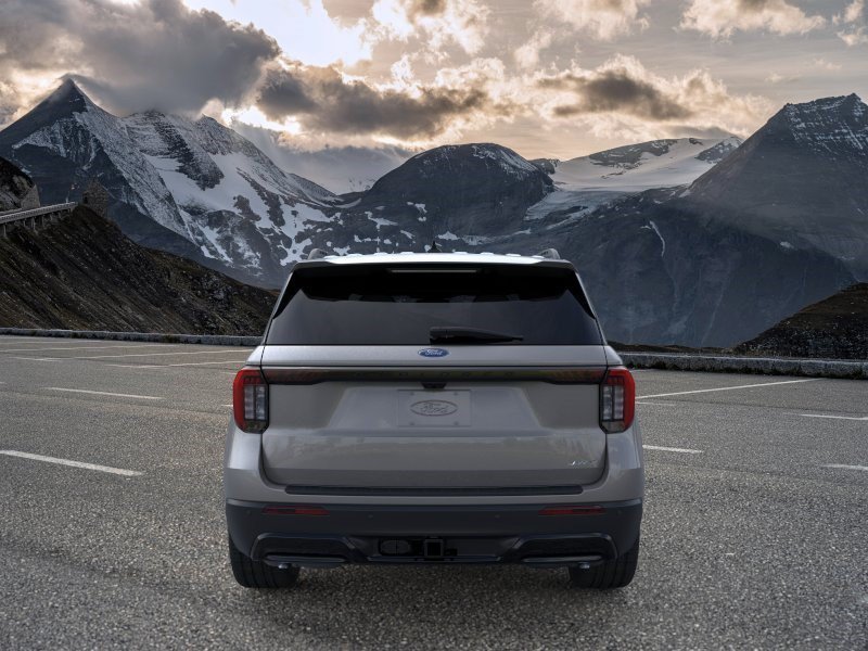 New 2026 Carbonized Gray Metallic Ford ST-Line image 5