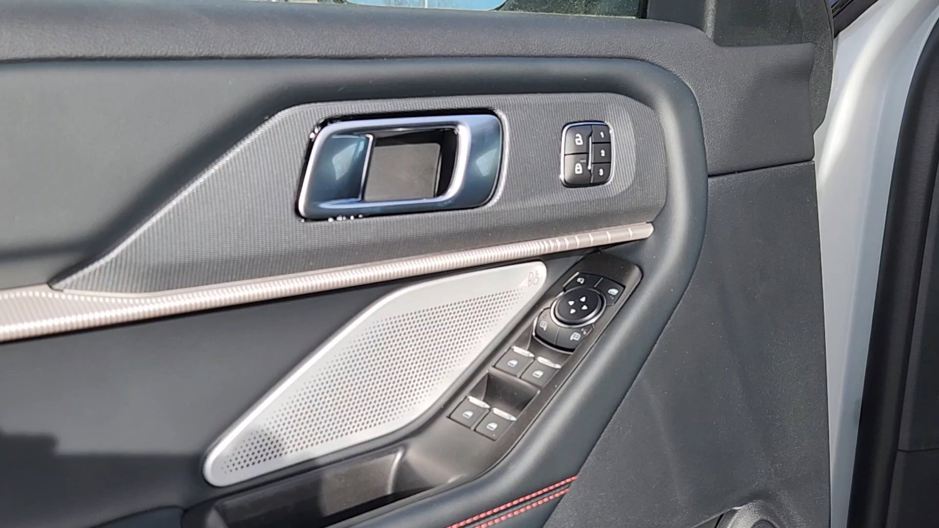 2026 Ford Explorer ST - Photo 19