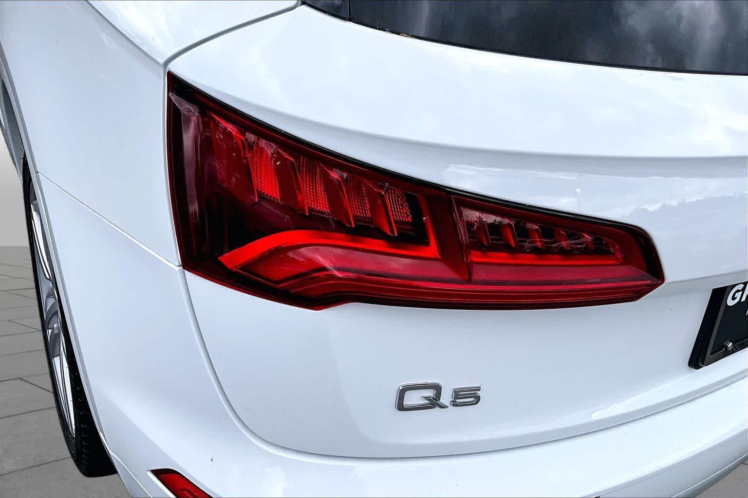 Used 2019 Ibis White Audi Premium Plus image 27